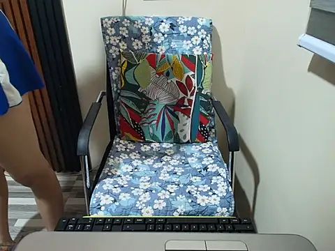 Snapshot of Sexy_clever18xx chatting on July 9, 10:15 am Sexy clever18xx online show from July 9, 10:15 am