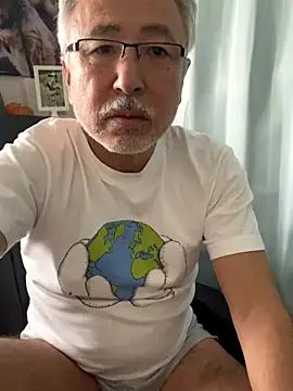 Snapshot of gholly2007 chatting on October 27, 2:12 am gholly2007 online show from October 27, 2:12 am