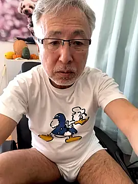 Snapshot of gholly2007 chatting on November 17, 2:15 am gholly2007 online show from November 17, 2:15 am