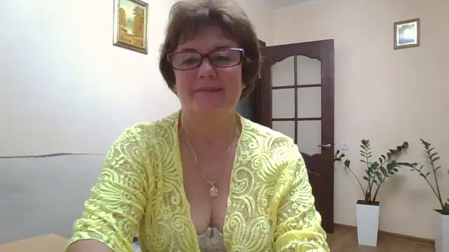 Snapshot of Galina56301 chatting on September 12, 6:29 pm Galina56301 online show from September 12, 6:29 pm