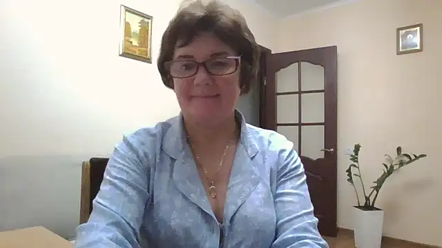 Snapshot of Galina56301 chatting on October 10, 4:19 pm Galina56301 online show from October 10, 4:19 pm