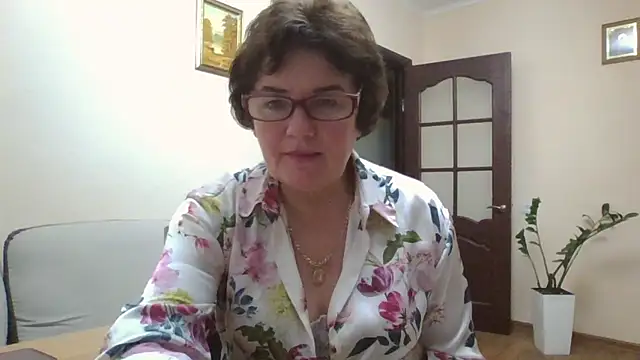 Snapshot of Galina56301 chatting on October 8, 5:13 pm Galina56301 online show from October 8, 5:13 pm