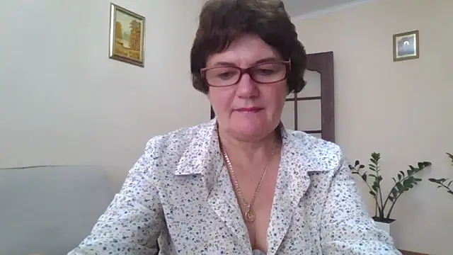 Snapshot of Galina56301 chatting on September 21, 12:54 pm Galina56301 online show from September 21, 12:54 pm