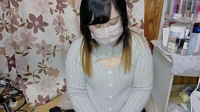 Snapshot of MIKE_chan chatting on December 1, 5:19 am MIKE chan online show from December 1, 5:19 am