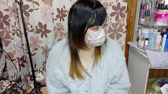 Snapshot of MIKE_chan chatting on November 19, 2:28 pm MIKE chan online show from November 19, 2:28 pm