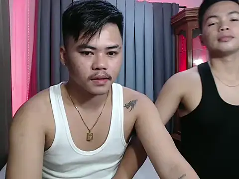 hot emman online show from November 14, 4:10 pm