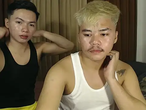 hot emman online show from April 22, 11:39 am