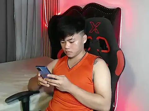 hot emman online show from January 7, 1:43 am