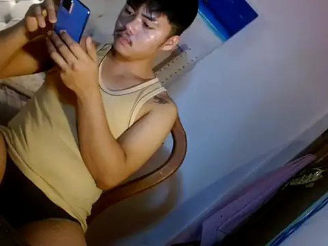 hot emman online show from April 7, 2:57 am