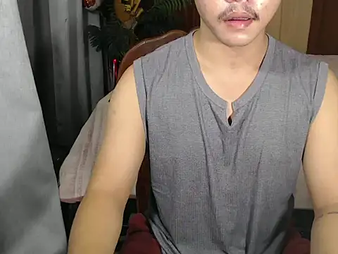 hot emman online show from April 16, 1:23 pm