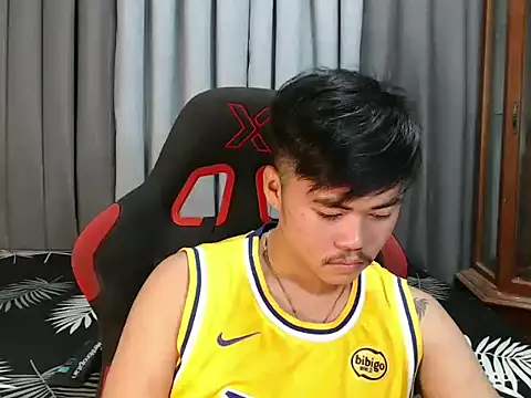 hot emman online show from October 7, 4:57 am