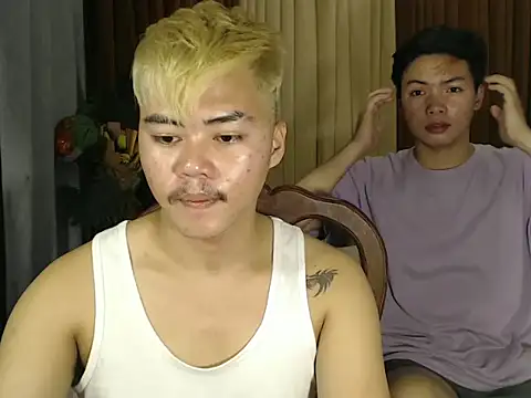 hot emman online show from April 15, 9:04 am