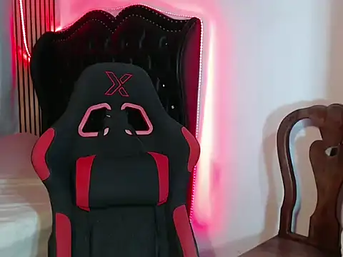 hot emman online show from January 7, 1:49 pm