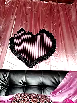 Snapshot of oxxy_jean chatting on December 3, 6:07 pm oxxy jean online show from December 3, 6:07 pm