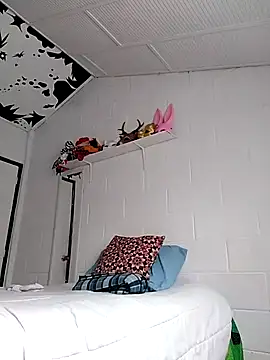 oxxy jean online show from February 24, 12:50 pm