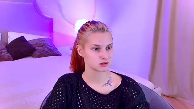 Snapshot of NightOpal chatting on November 4, 2:32 pm NightOpal online show from November 4, 2:32 pm