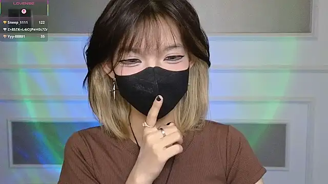      Panda      online show from April 11, 6:44 pm