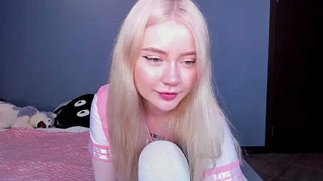 Lillie Berry online show from May 7, 5:11 am