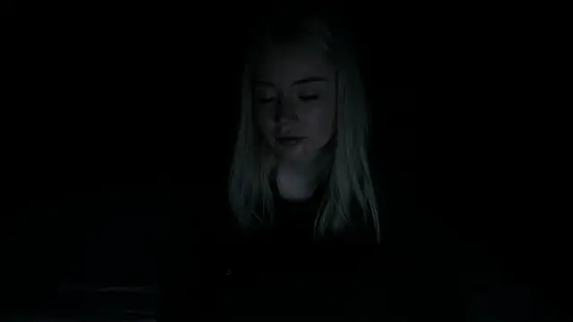 Lillie Berry online show from May 31, 4:18 am
