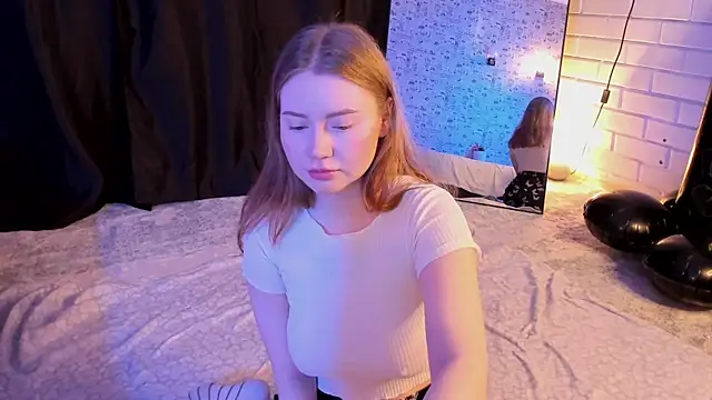 Lillie Berry online show from November 5, 4:37 am