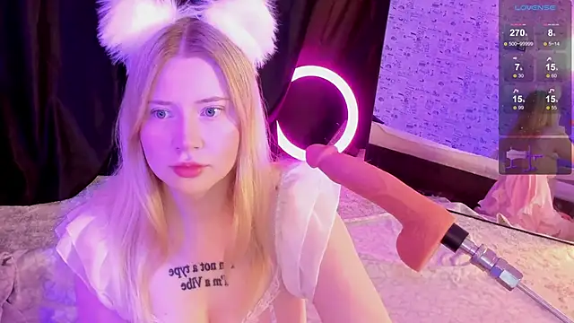 Lillie Berry online show from November 26, 4:23 am