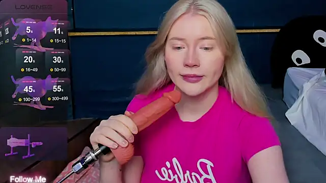 Lillie Berry online show from March 20, 4:24 am