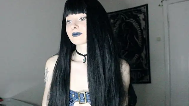 midnightsiren777 online show from March 1, 9:37 pm