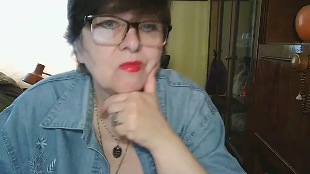 VeronicaGold511 online show from May 17, 8:25 am