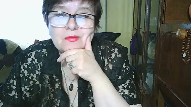 VeronicaGold511 online show from April 2, 6:42 am