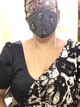 Snapshot of sweet-lotus chatting on October 4, 6:15 am sweet-lotus online show from October 4, 6:15 am