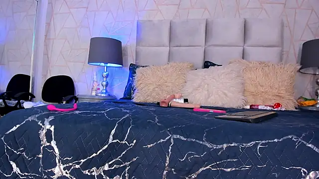 Yara Bliss  online show from December 15, 4:02 pm