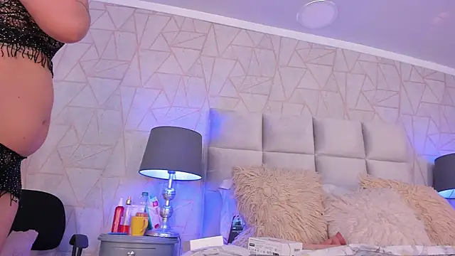 Yara Bliss  online show from January 6, 5:28 pm