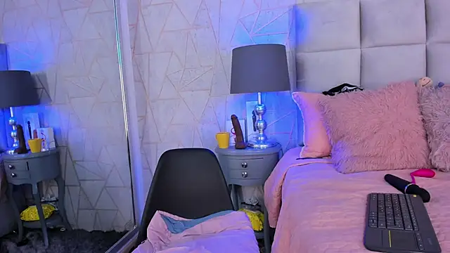 Yara Bliss  online show from February 9, 2:37 pm