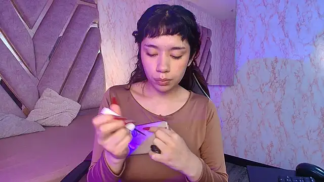 Snapshot of redd_pandaa chatting on June 5, 3:22 am redd pandaa online show from June 5, 3:22 am