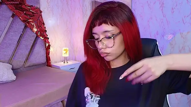 Snapshot of redd_pandaa chatting on February 25, 1:28 am redd pandaa online show from February 25, 1:28 am