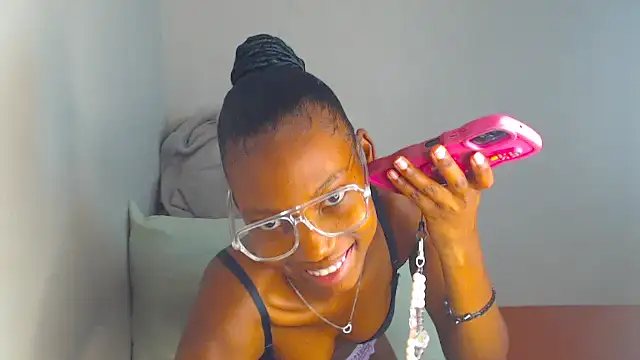 Snapshot of JuicyAdiction chatting on October 8, 8:09 pm JuicyAdiction online show from October 8, 8:09 pm