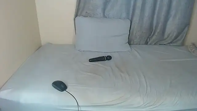 JuicyAdiction online show from December 17, 9:58 am