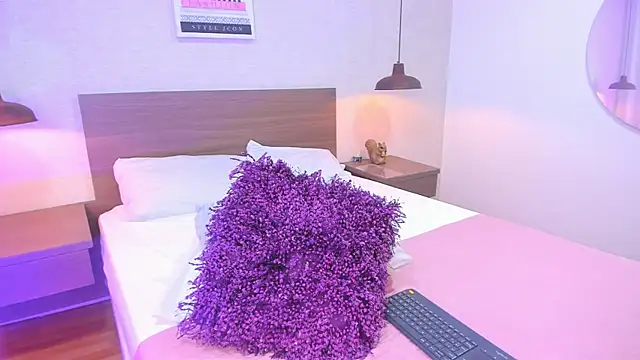 Snapshot of Tatihornyy chatting on October 16, 11:18 am Tatihornyy online show from October 16, 11:18 am