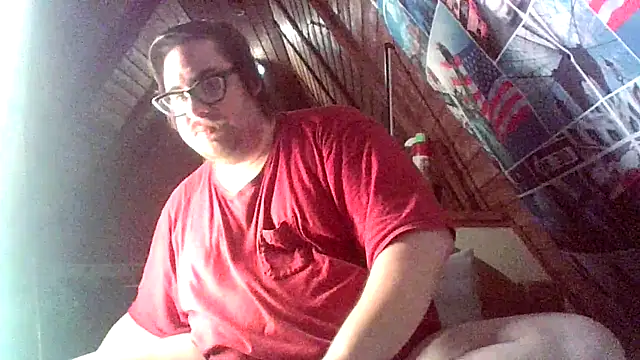 Snapshot of chubbyDavid1998 chatting on November 8, 3:26 pm chubbyDavid1998 online show from November 8, 3:26 pm