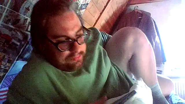 Snapshot of chubbyDavid1998 chatting on October 27, 12:17 pm chubbyDavid1998 online show from October 27, 12:17 pm