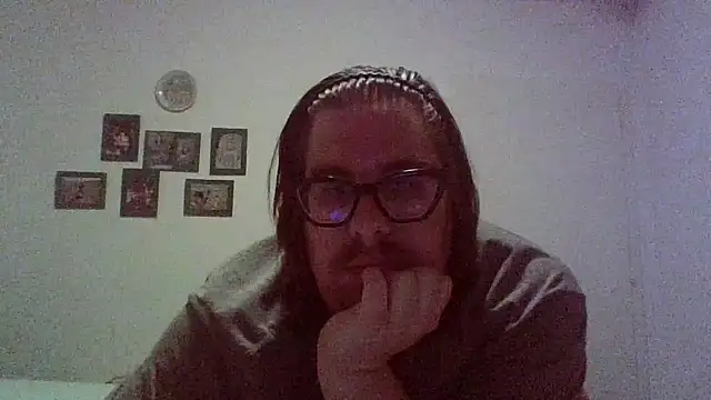 Snapshot of chubbyDavid1998 chatting on May 13, 5:42 pm chubbyDavid1998 online show from May 13, 5:42 pm