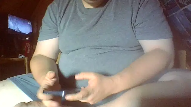 Snapshot of chubbyDavid1998 chatting on July 17, 2:14 pm chubbyDavid1998 online show from July 17, 2:14 pm