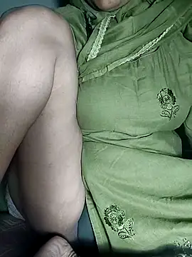 Snapshot of Hotty-Monaa chatting on November 6, 5:28 pm Hotty-Monaa online show from November 6, 5:28 pm