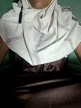 Snapshot of Hotty-Monaa chatting on November 12, 5:06 pm Hotty-Monaa online show from November 12, 5:06 pm