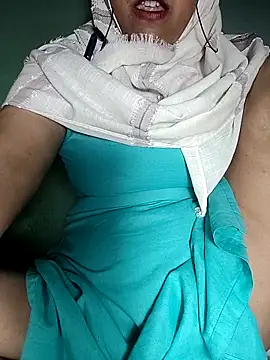 Snapshot of Hotty-Monaa chatting on November 19, 5:02 pm Hotty-Monaa online show from November 19, 5:02 pm