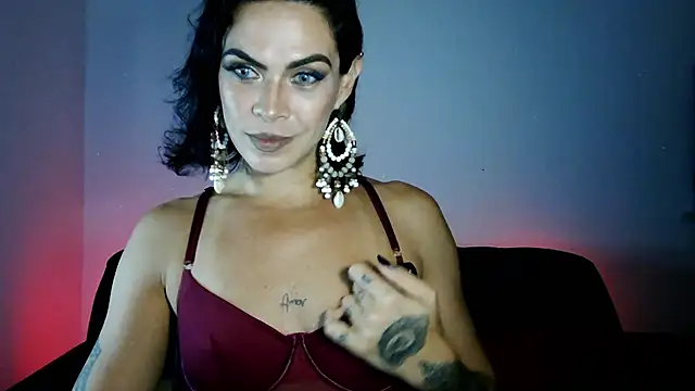 Snapshot of Veronnaink chatting on May 2, 12:16 am Veronnaink online show from May 2, 12:16 am