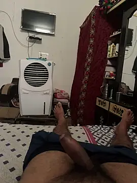 jucydick010887 online show from April 22, 7:04 am