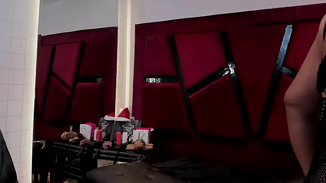 AlliceJelany online show from December 4, 7:24 pm