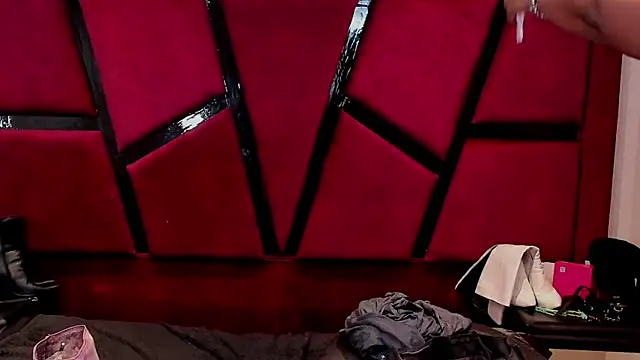 AlliceJelany online show from November 29, 7:25 pm