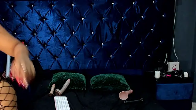 AlliceJelany online show from September 18, 3:53 am